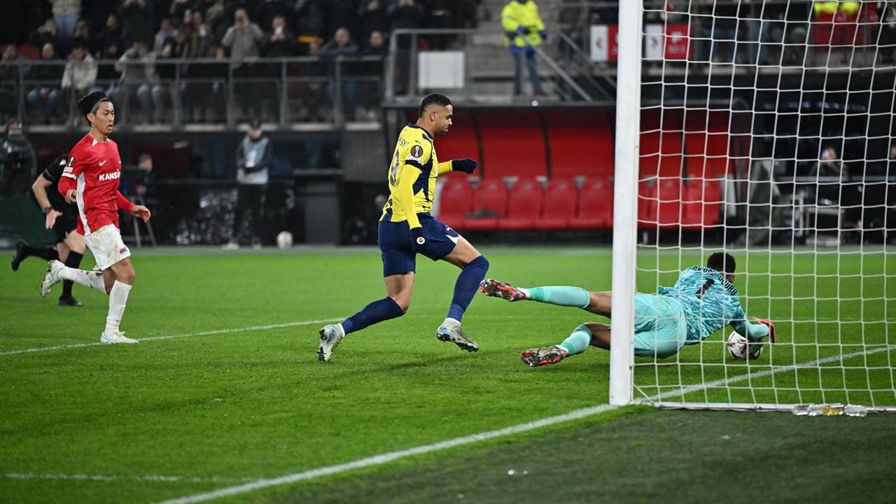 Fenerbahçe Hollanda'dan Eve Üzgün Dönüyor! AZ Alkmaar 3 - 1 Fenerbahçe